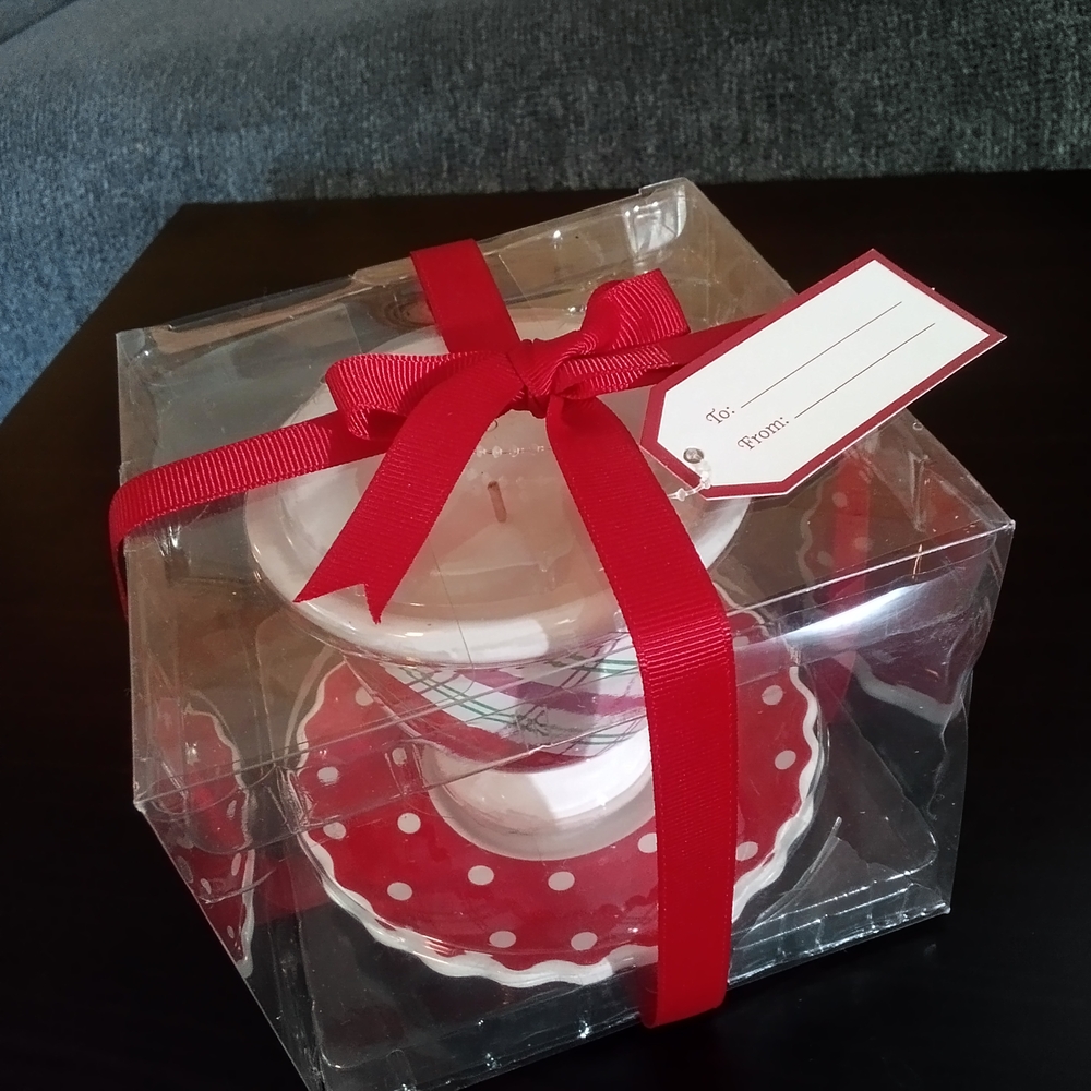 Cup And Saucer Gift Set In Original Package Country Living/ Cream Vanilla Candle